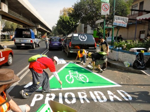 Mexico City residents build their own bicycle lanes (Photo via This Big City